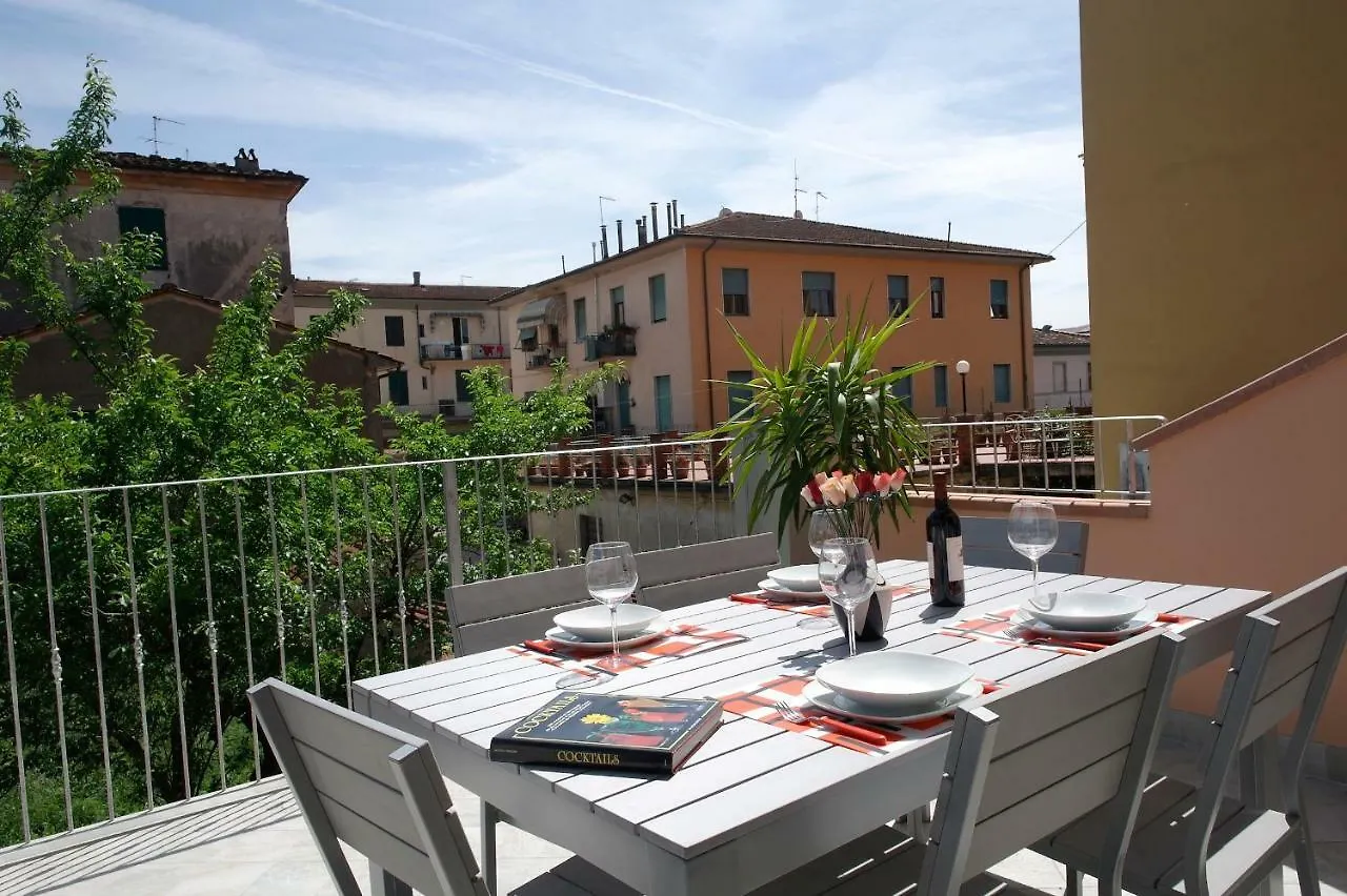 Yourhomeinlucca La Terrazza 0*, Lucques