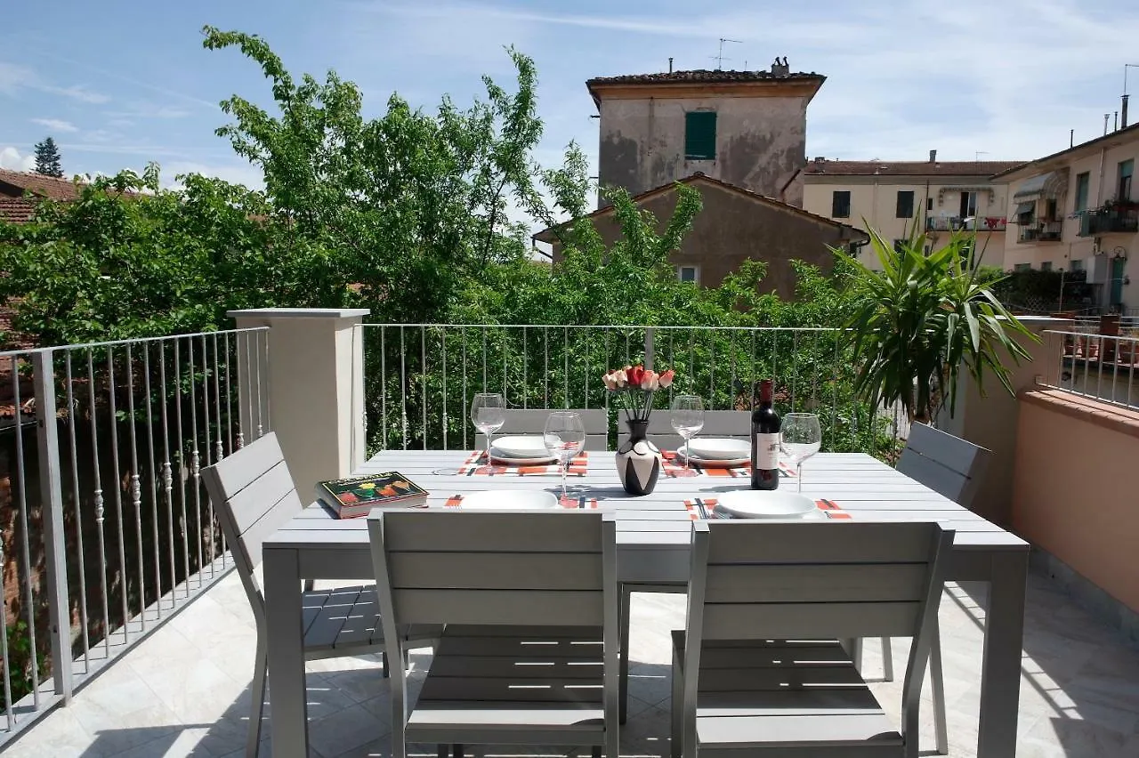 Yourhomeinlucca La Terrazza 0*, Lucques Italie